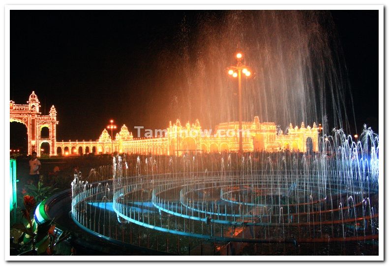 Fountains and illuminated gates