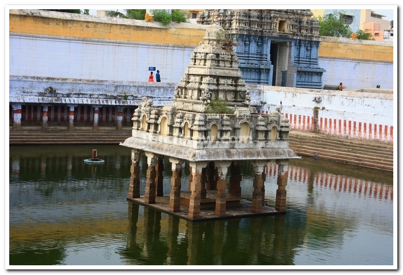 Kamatchi amman temple tank 1