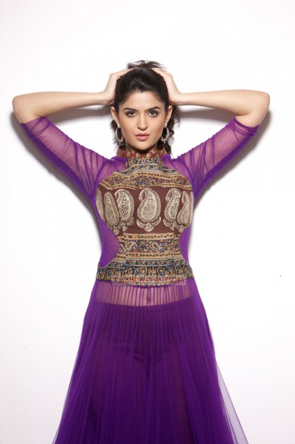 Deeksha Seth 5102