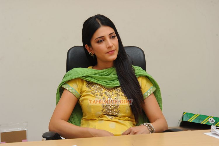 Shruti Haasan Stills 1442