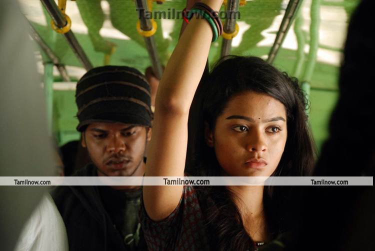 18 Vayasu Johnny Gayathri Pic1