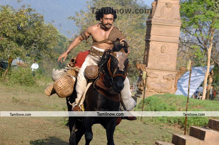 Surya In 7aam Arivu1