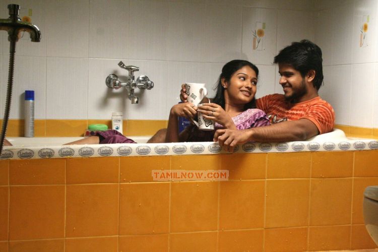 Tamil Movie Aayiram Muthangaludan Thenmozhi 6099