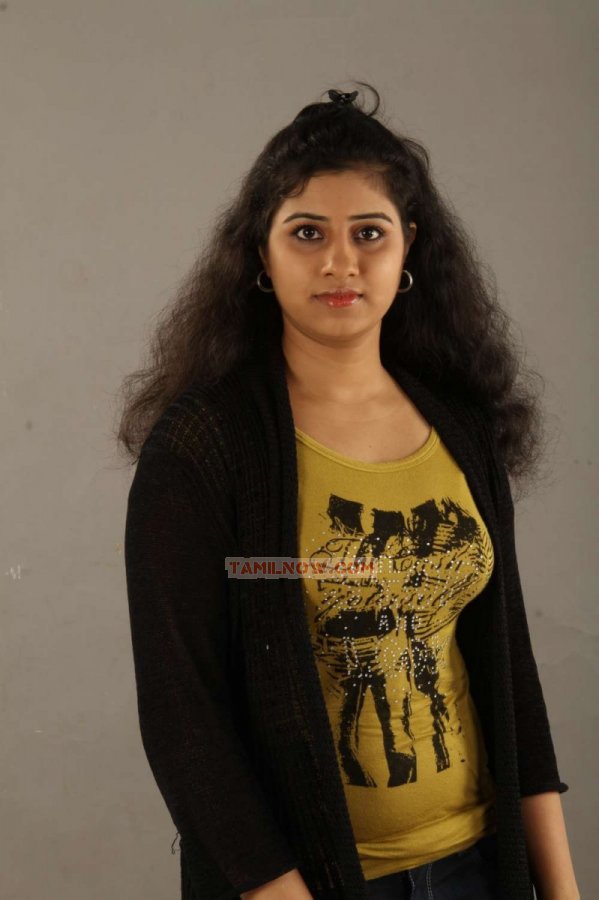 Aayul Regai Neeyadi Photos 8929