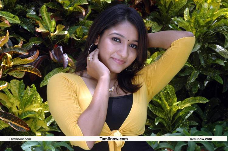 Aduthaduthu Movie Hot Pics 2