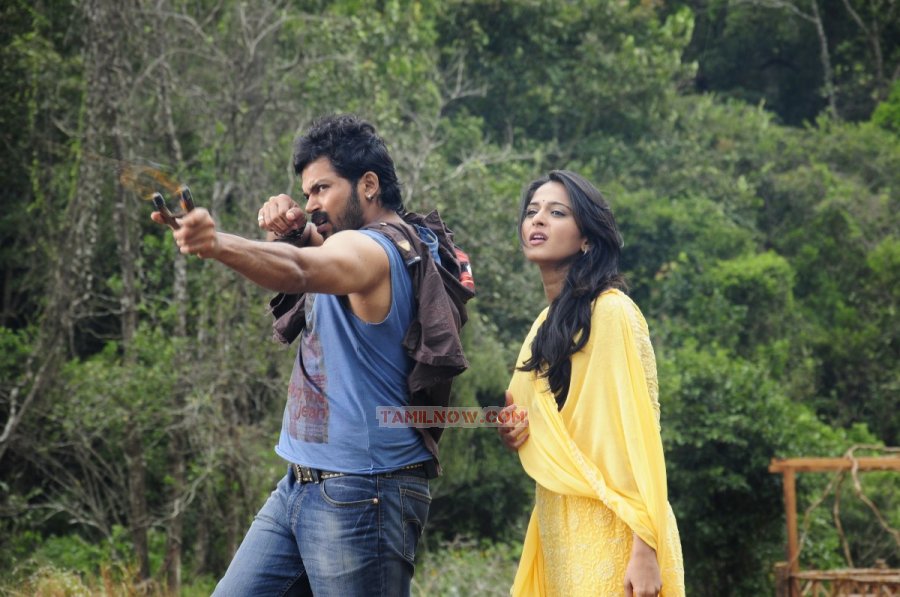 Anushka And Karthi In Alex Pandian 876