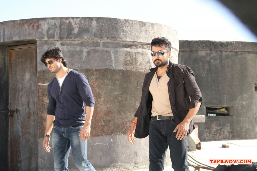 Movie Anjaan 19