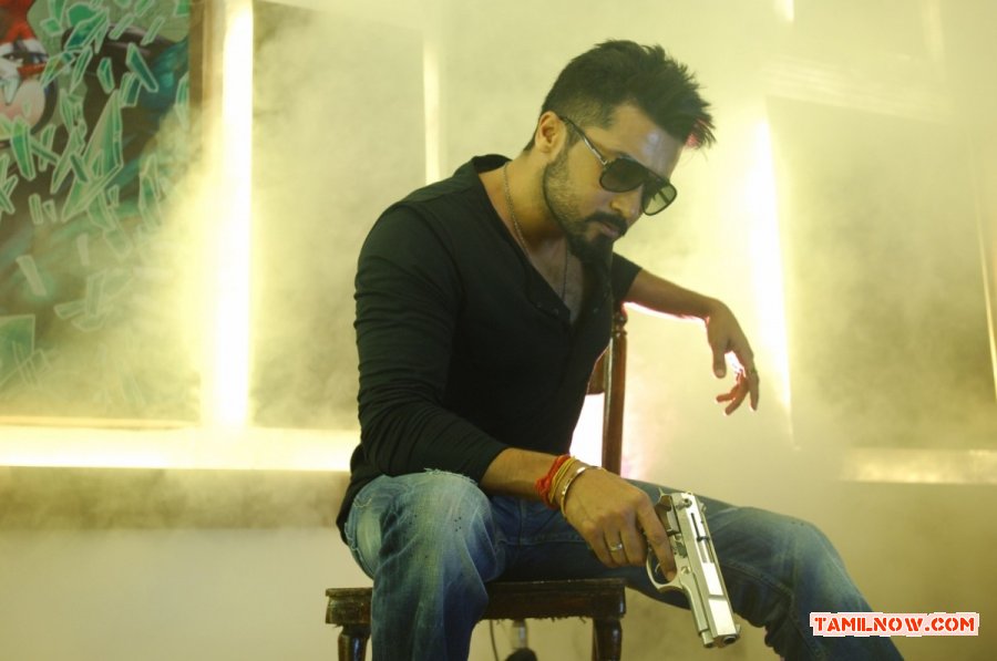 Samantha And Surya In Anjaan New Pic 114