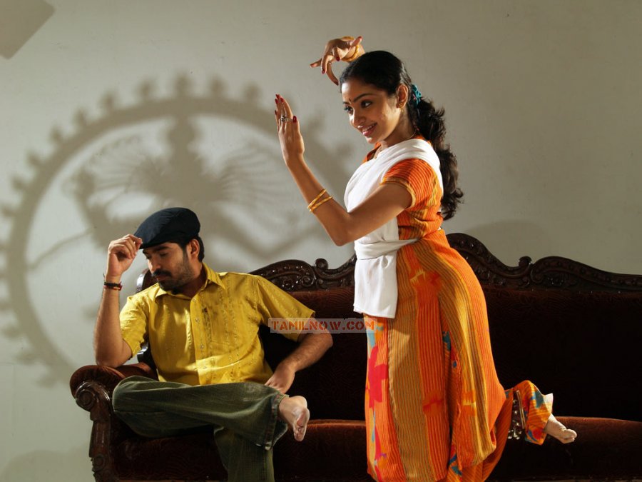 Movie Ariyadhavan Puriyadhavan 9657