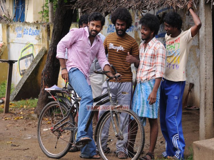 Movie Attakathi 2004