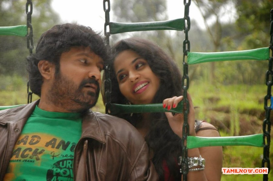 Vignesh Devika Madhavan In Avan Aval Film 982