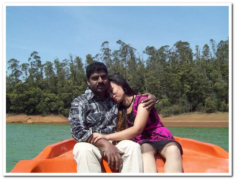 Azhukkan Film Stills 5