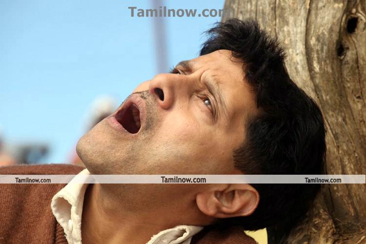 Vikram Deiva Thirumagal Still 6