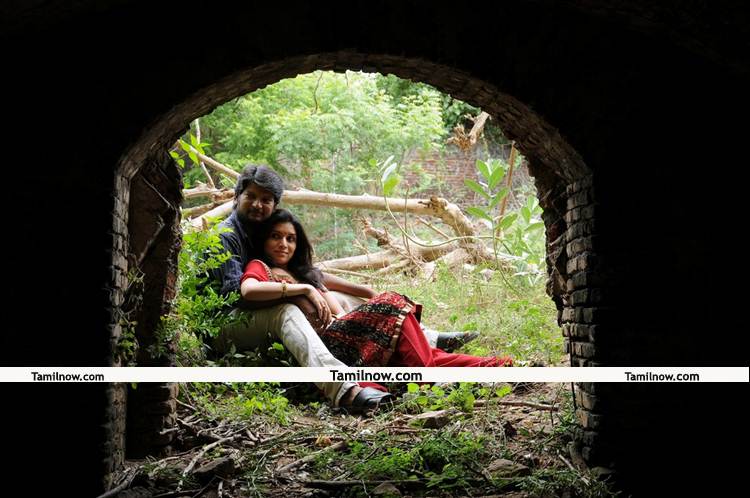 Mathan And Nisha Shetty In Divya Meethu Kadhal 11