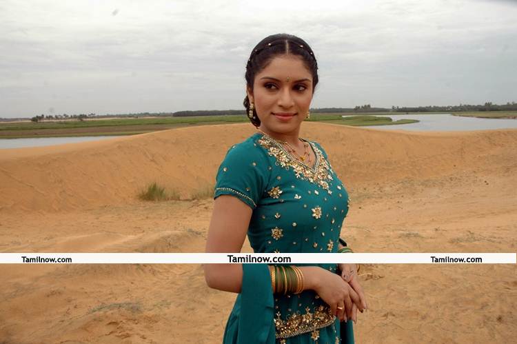 Nisha Shetty In Divya Meethu Kadhal 2