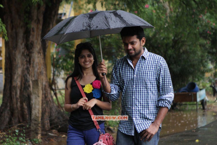 Ennai Piriyadhai Movie Still 6