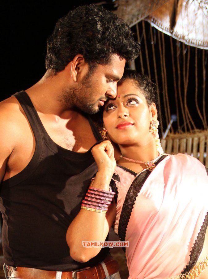 Ennai Piriyadhai Movie Still 8