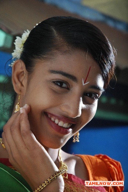 Ennathan Pesuvatho Stills 8142