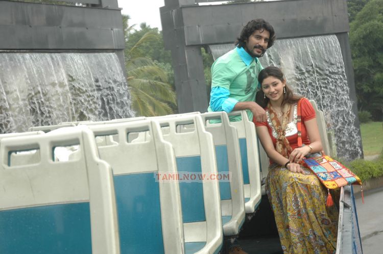 Eppadi Manasukkul Vandhai Stills 6924