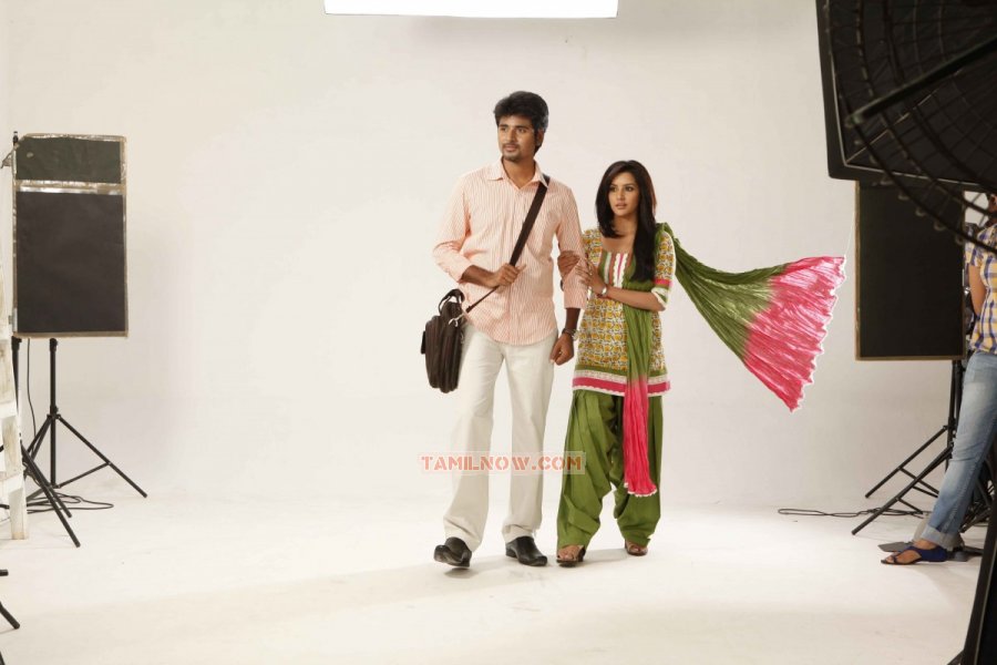 Ethir Neechal 5771