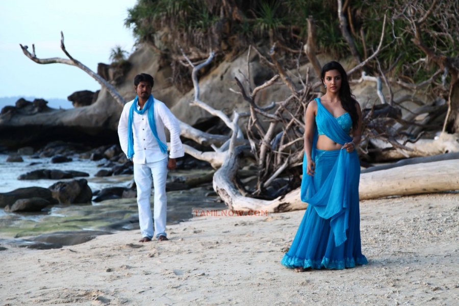 Ethir Neechal 8367