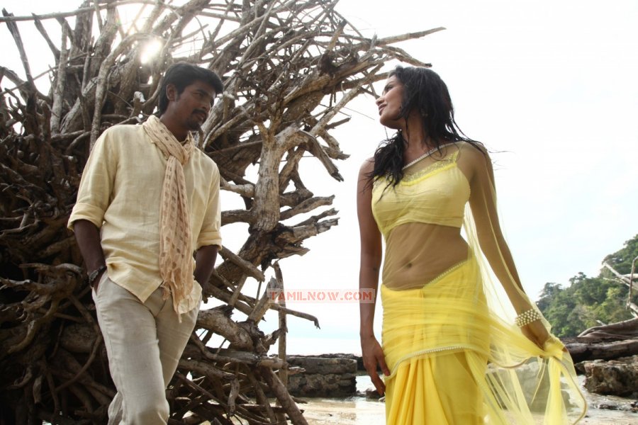 Shiva Karthikeyan And Priya Anand 101