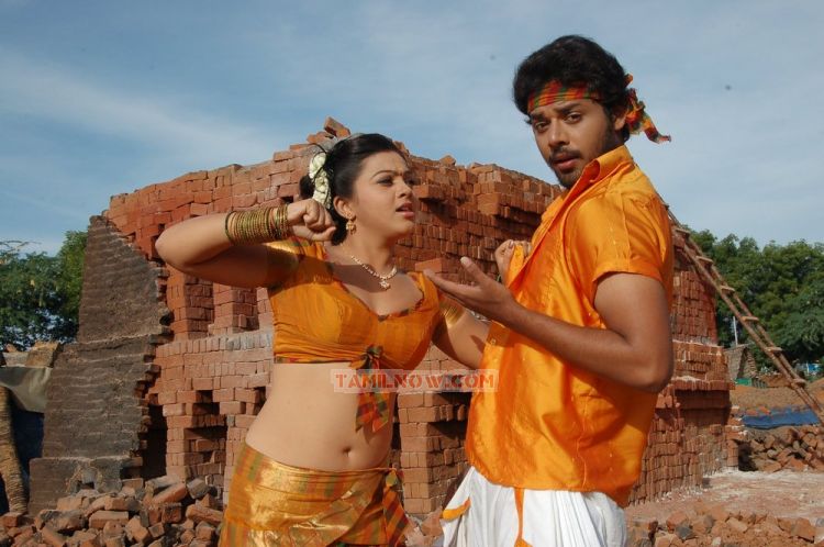 Idhayam Thiraiarangam Hot Still 384