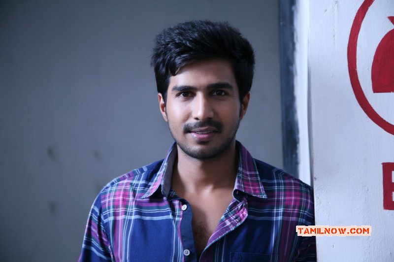 Vishnu Vishal In Indru Netru Naalai Latest Pic 112