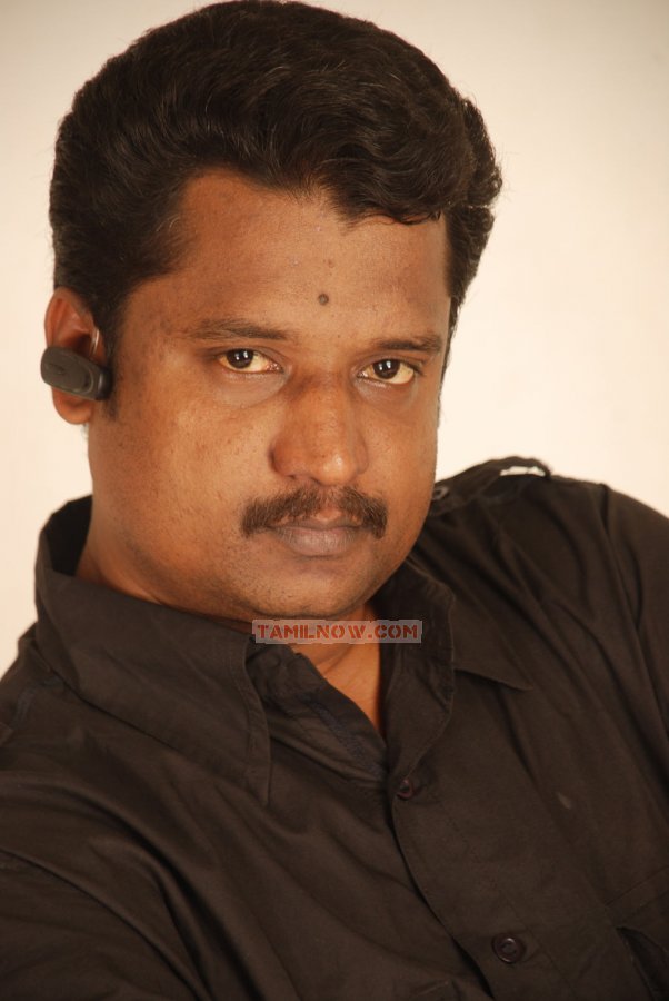 Iruvan Stills 6470