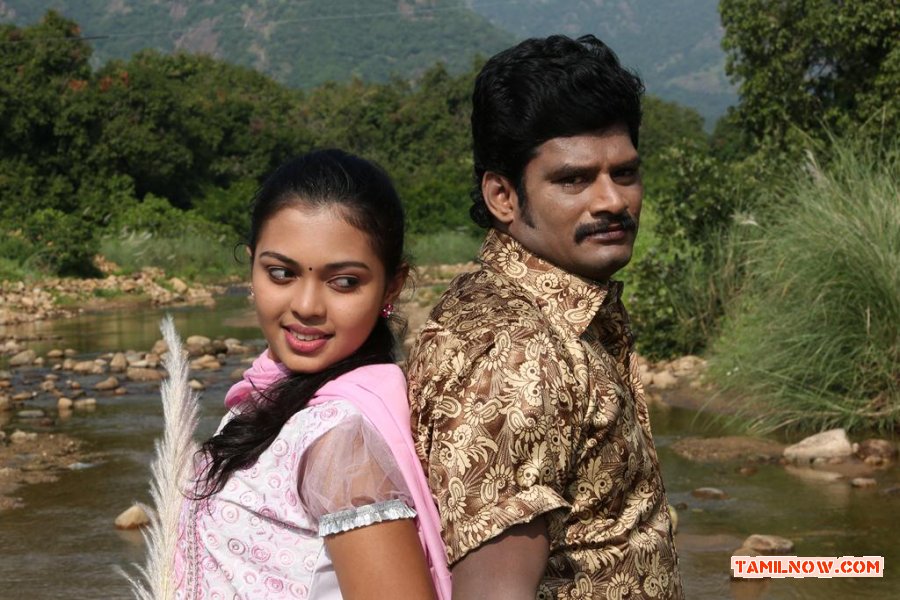 Jennifer Karuppaiya Stills 8722