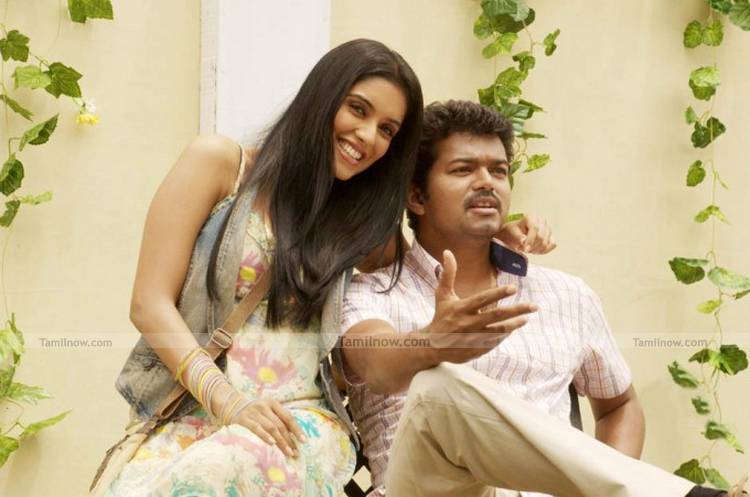 Vijay And Asin In Kaavalan 3