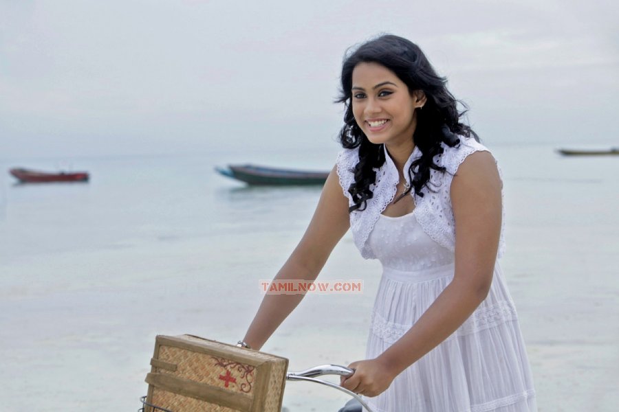 Thulasi Nair In Movie Kadal 96