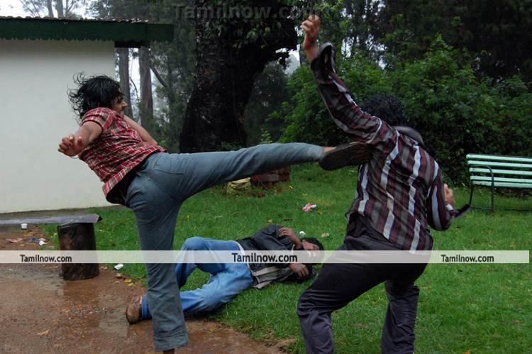 Vinoth Kumar In Kadhal Padhai 5