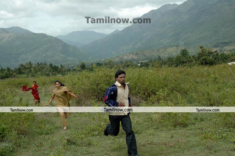 Kadhalai Kadhalikkiren Movie Still 12