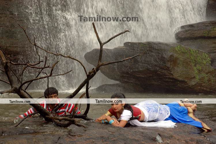 Kadhalai Kadhalikkiren Movie Still 4