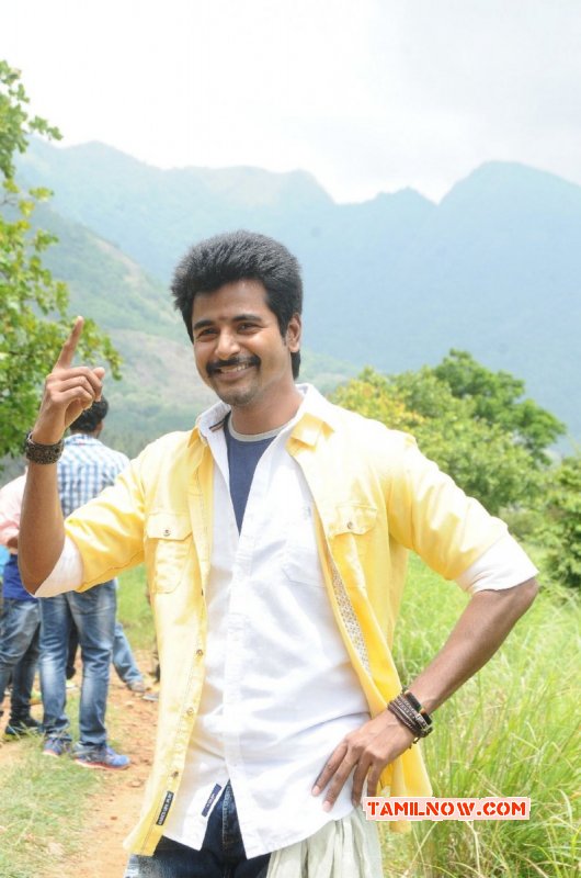 Siva Karthikeyan Kakki Sattai Movie New Photo 784