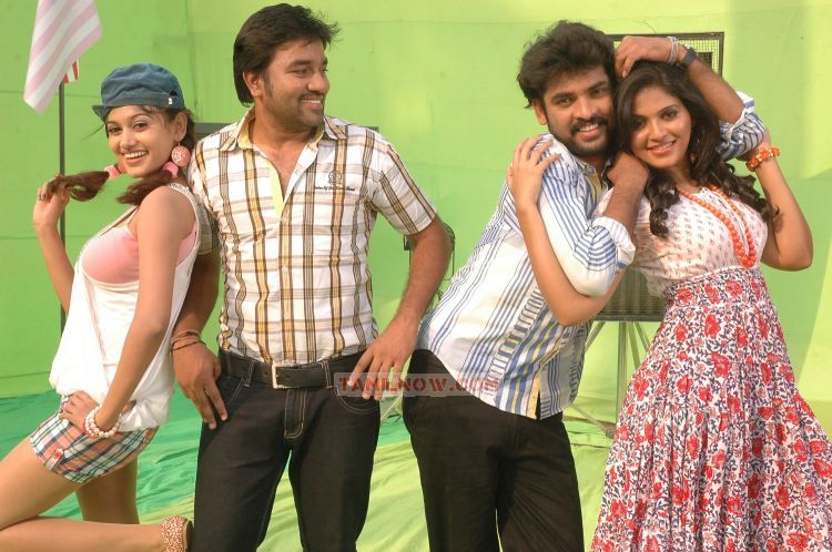 Kalakalappu Stills 3004