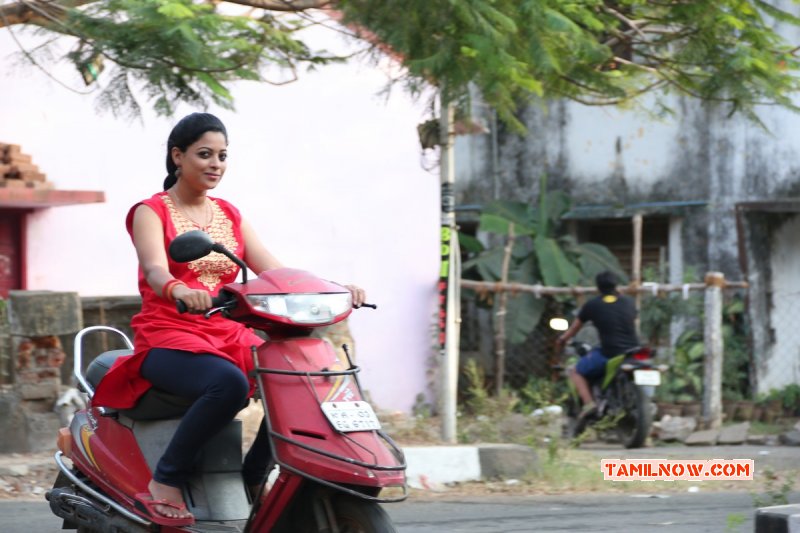 Kanna Pinna Tamil Film Recent Photo 5483