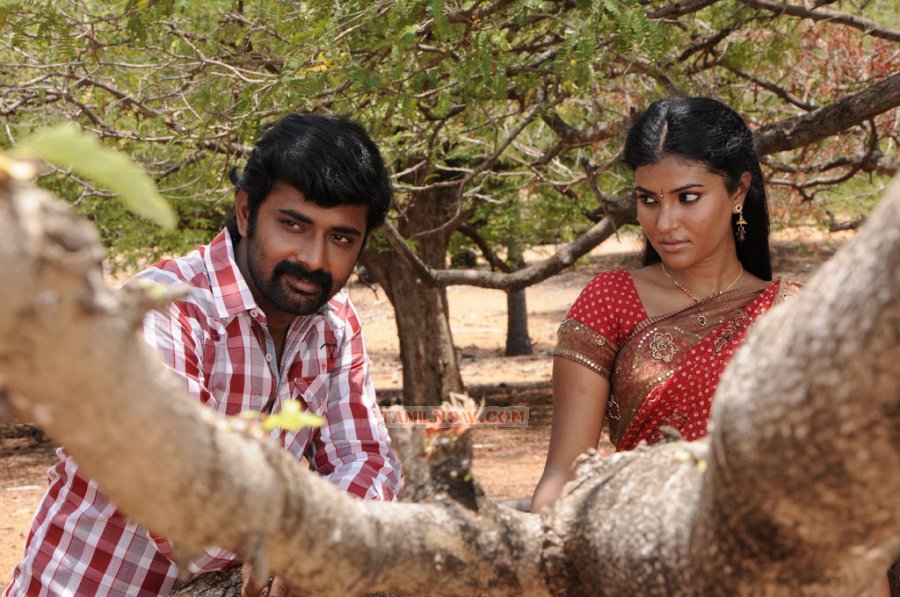 Tamil Movie Karisalpattum Gaathinagarum Photos 3509