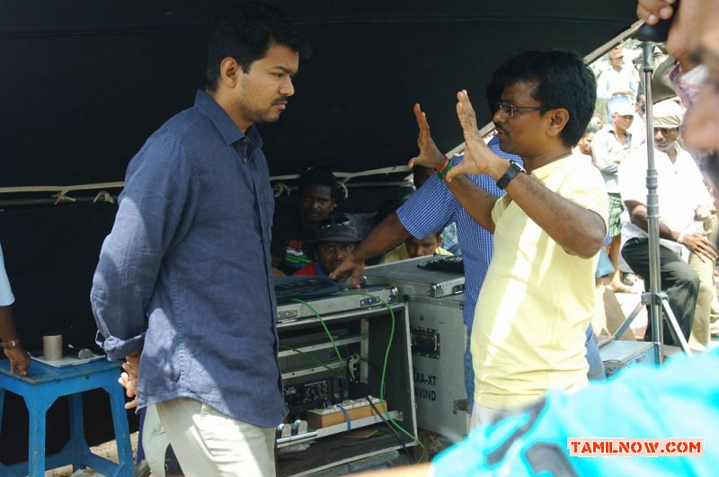 Vijay And A R Murugadoss At Kaththi Location 230