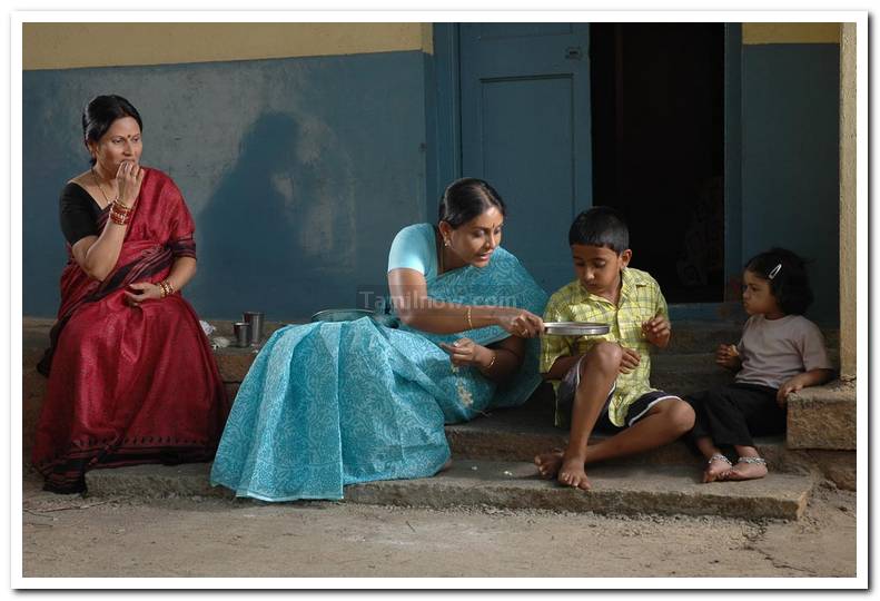 Kavalar Kudiyiruppu Movie Stills 1