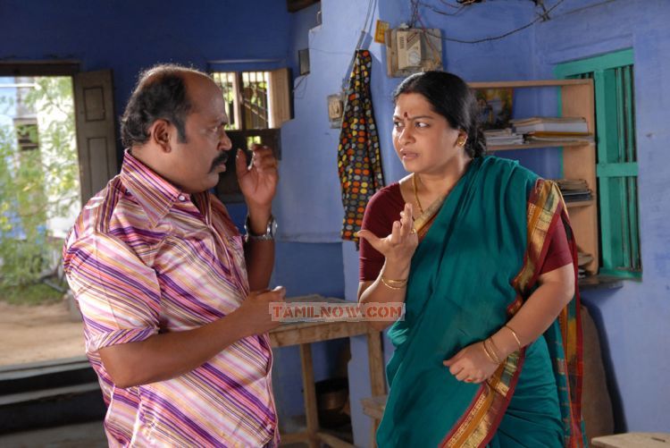 Tamil Movie Kizhakku Partha Veedu 9063