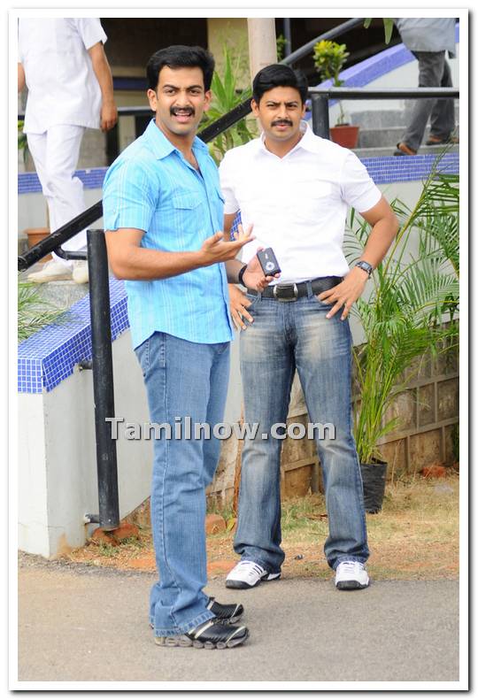 Prithviraj And Srikanth Still 3