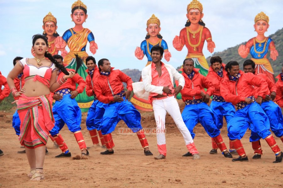 Vishal Anjali In Madha Gaja Raja 244