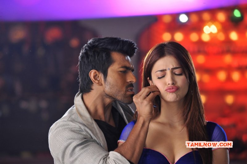 Ram Charan Shruthi Haasan In Magadheera New Photo 974