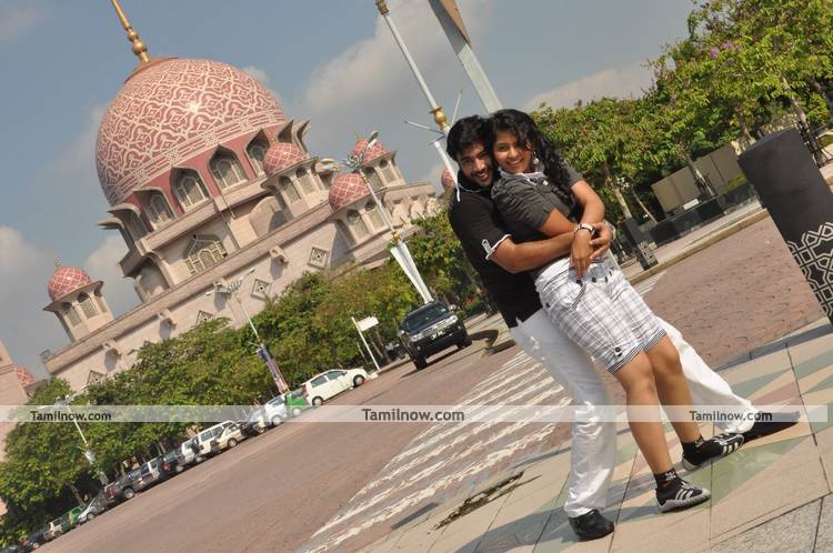 Anjali And Sathya Stills From Maharaja 2