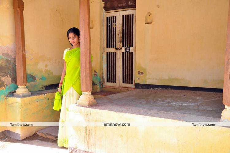 Swasika In Maithanam Movie 7