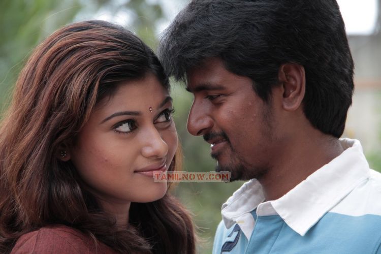 Sivakarthikeyan Oviya In Movie Marina 40