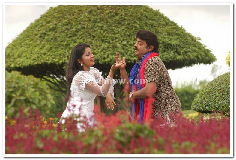 Vijayakant Meera Jasmine Still 3