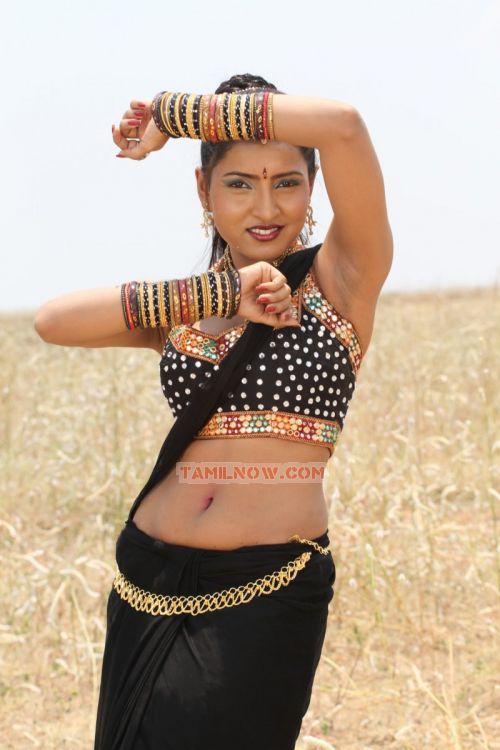 Actress Aakansha In Marudhavelu 801